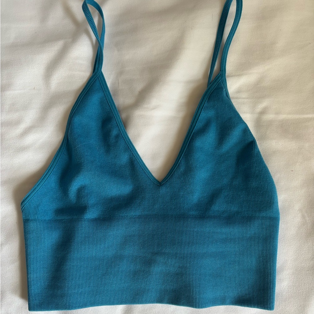 NWT Aritzia Caribbean Blue V Neck Crop Tpp - Size Small